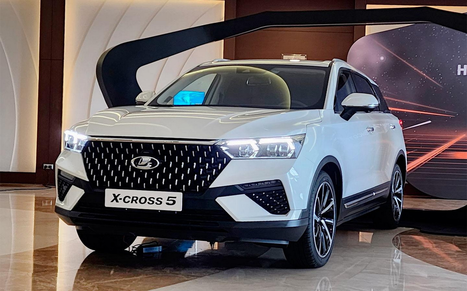 Минпромторг: Первой моделью на бывшем заводе Nissan станет кроссовер Lada X-Cros