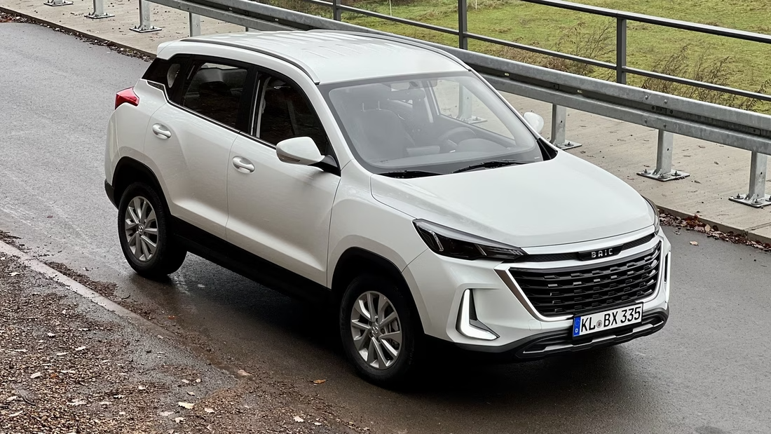 Crossovers produced in Russia for 1.7 million rubles BAIC X35 have already appeared at dealers