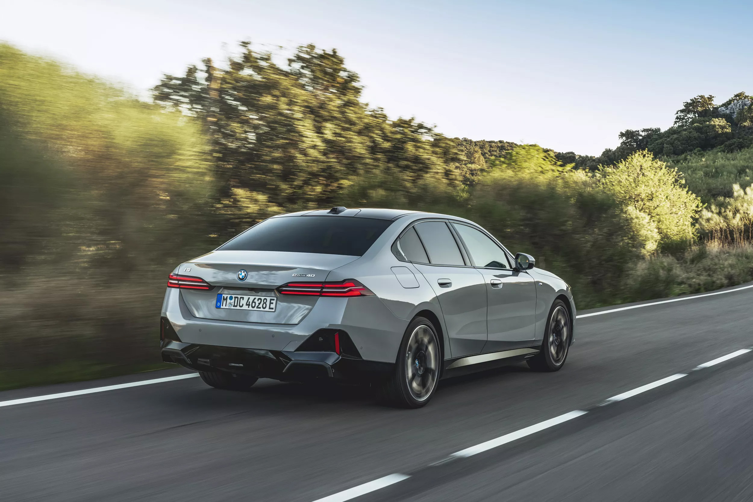 Новый BMW 5-Series: четыре типа двигателей и рулевое управление взглядом - Рамбл