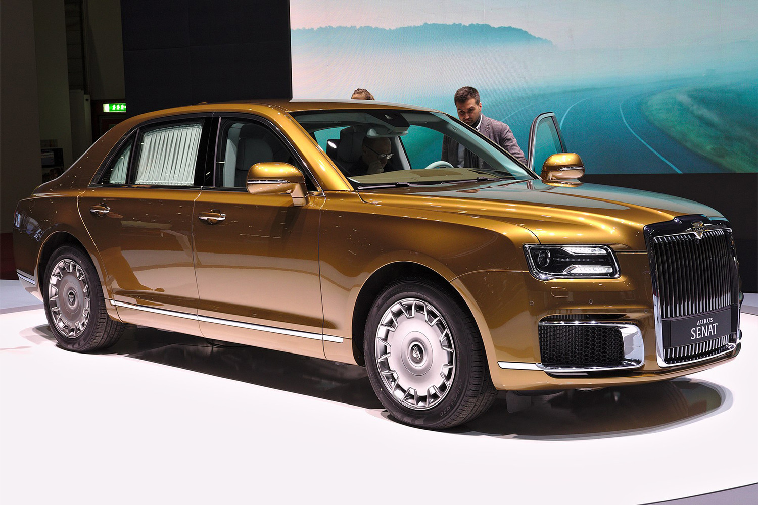 Photo 12 - aurus senat - Aurus Senat : la limousine de Vladimir Poutine présenté