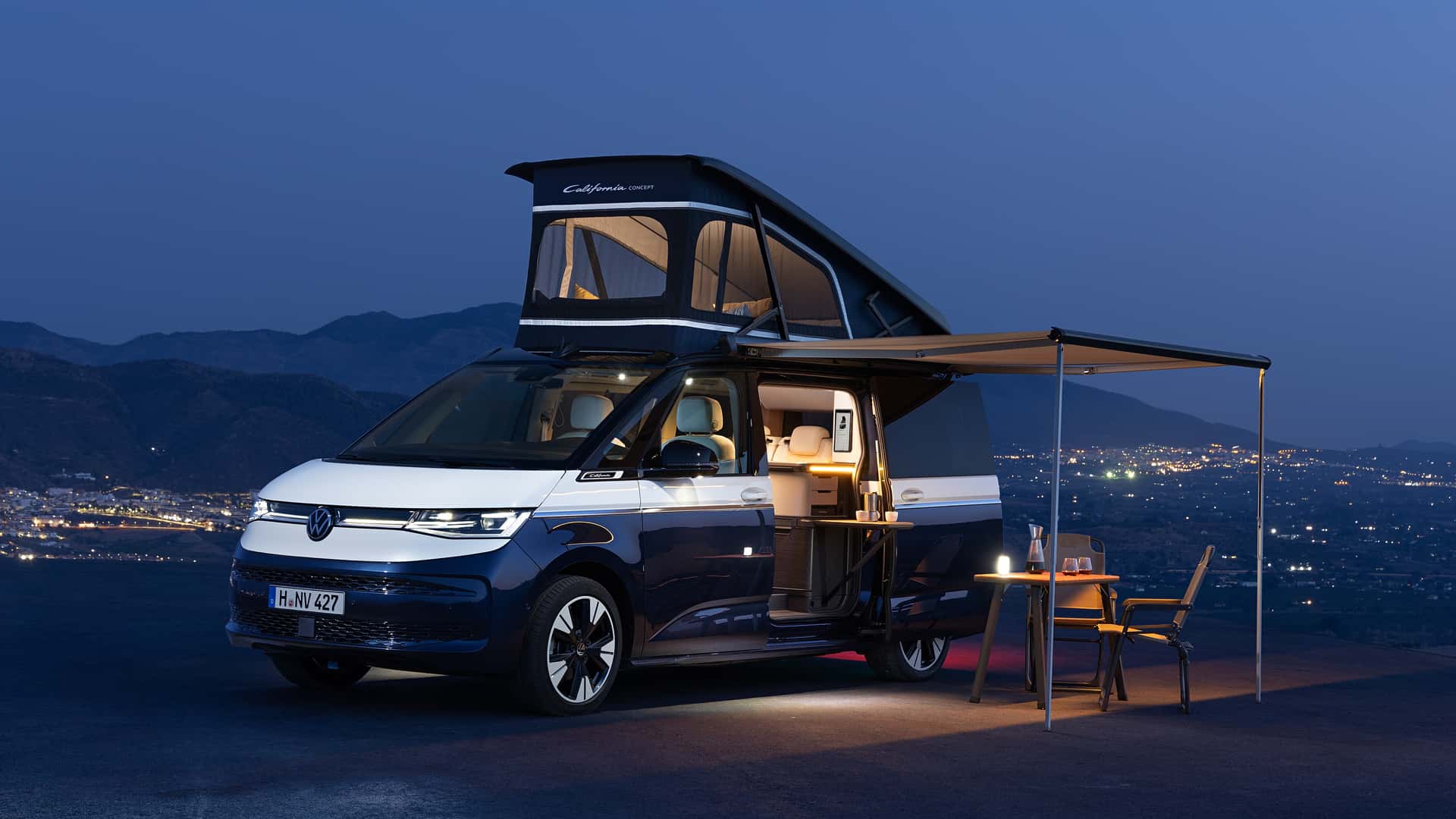 Volkswagen Multivan для путешествий. Фольксваген Калифорния 2024. Фольксваген Калифорния 2018. Мультивен Калифорния. Автосалон караван
