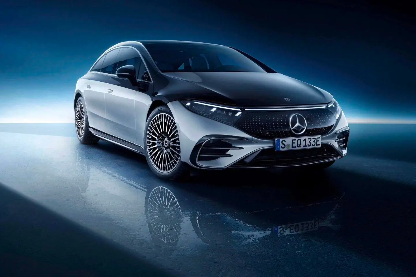 Mercedes-Benz представил три уникальных комплектации для C-Class 2022 года - DRI