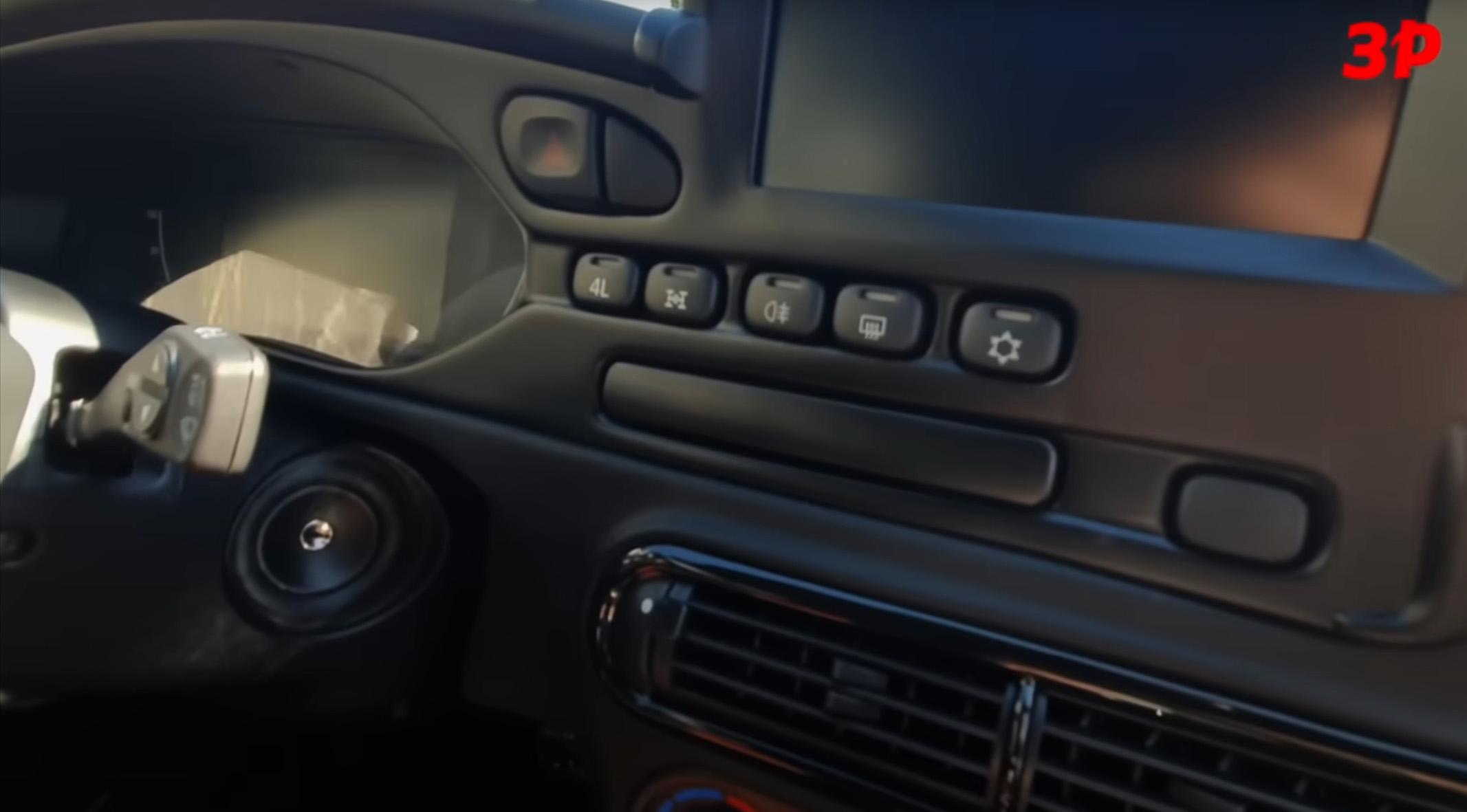 Цифровая приборная панель, полностью светодиодные фары и крошечный ...