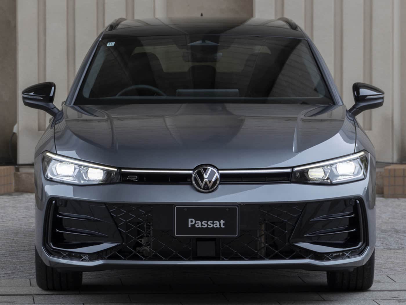 В России начали продавать Volkswagen Passat 2025, и сразу в топовой версии Star Dragon. Он дороже Camry