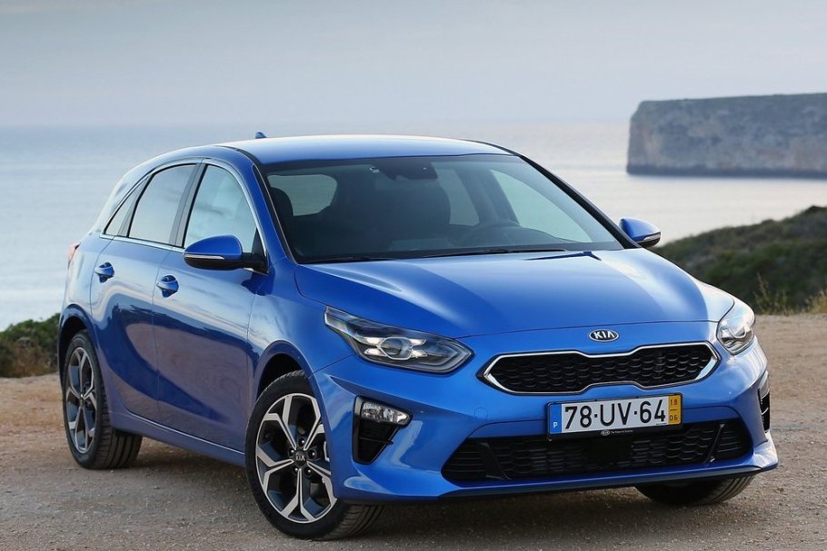 В продаже в России появились Kia Ceed 2025: проверенный мотор, 6-ступенчатый «автомат» и официальная гарантия — от 3,25 млн рублей