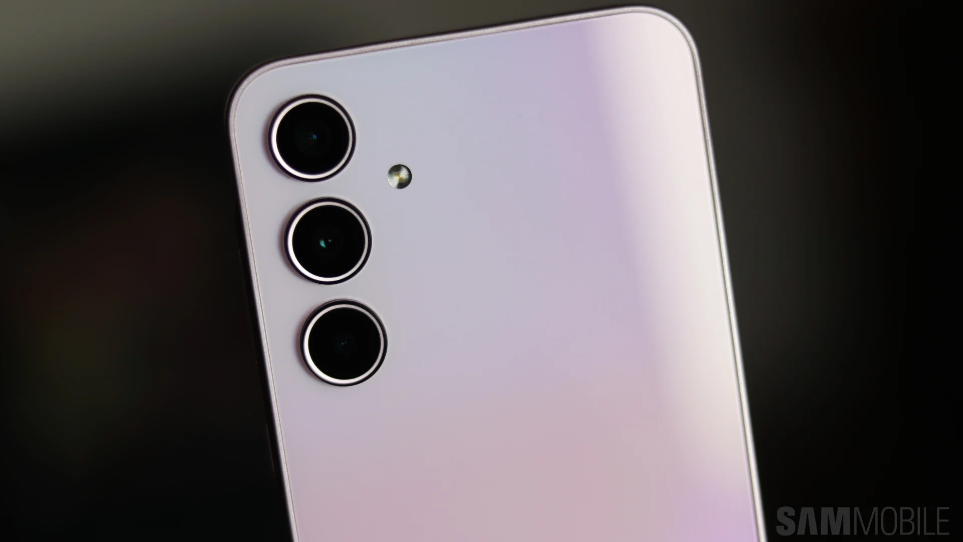 Samsung Galaxy A33 и Galaxy A35 получили свежее обновление