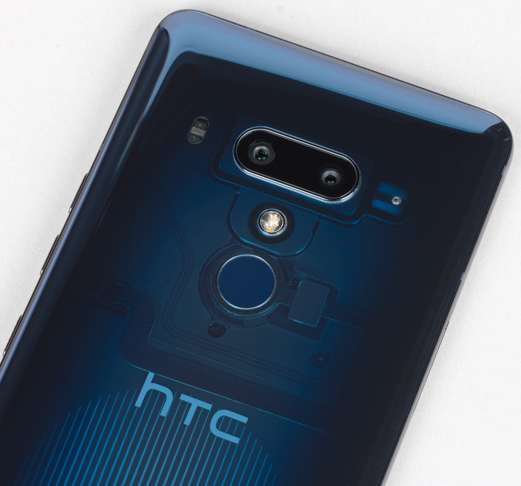 Обзор характеристик HTC U12 Plus: плюсы и минусы смартфона