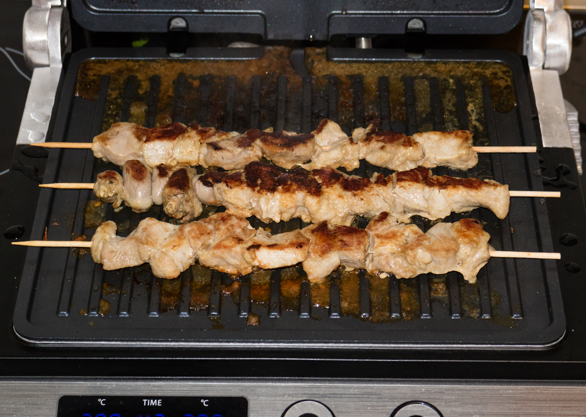 Обзор Kitfort KT-1636: гриль и жаровня с возможностью установки ...