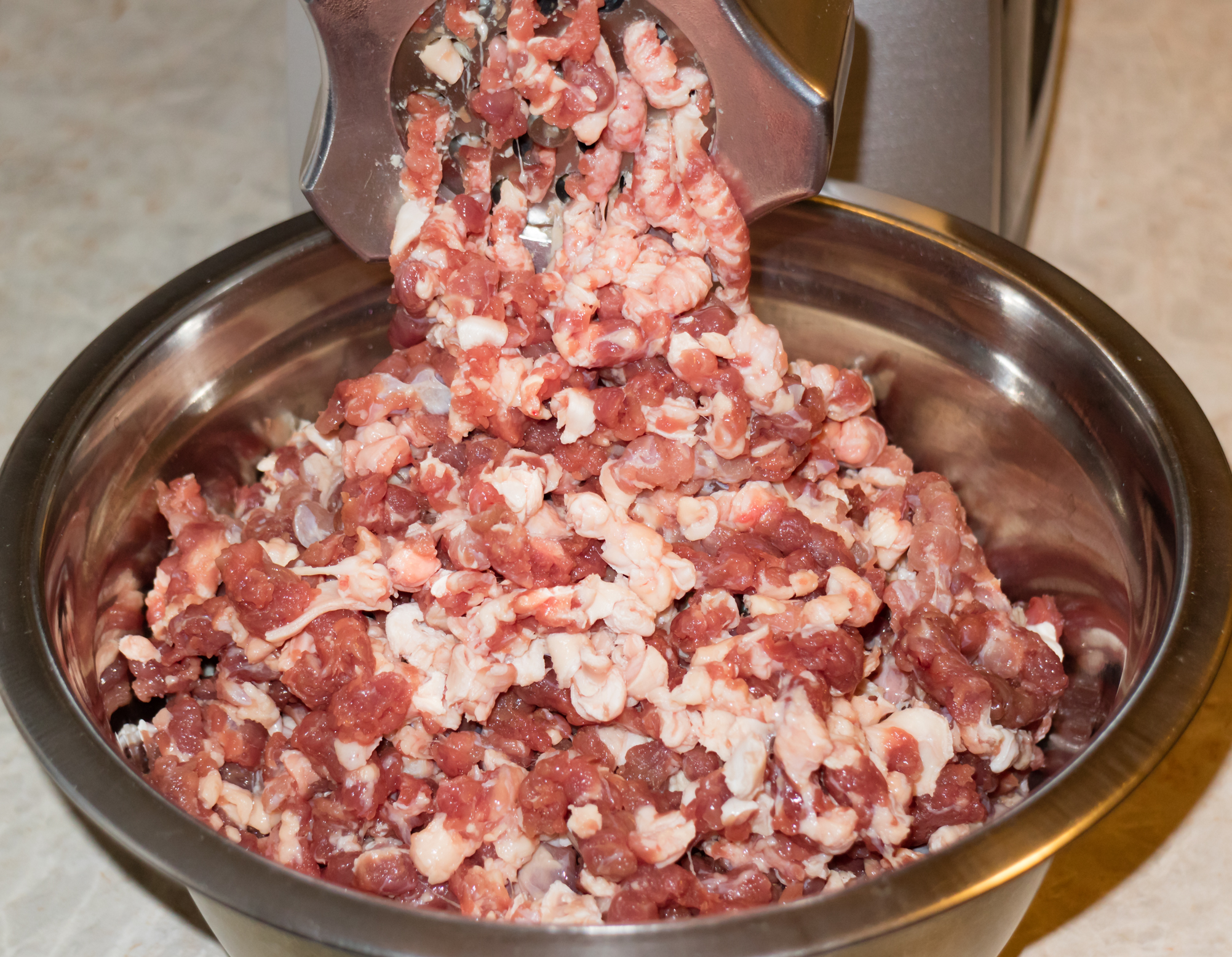 Мясорубка для рубленного мяса. Мясорубка Moulinex hv8 Pro me687832. Мясорубка для рубленного мяса кусочками.