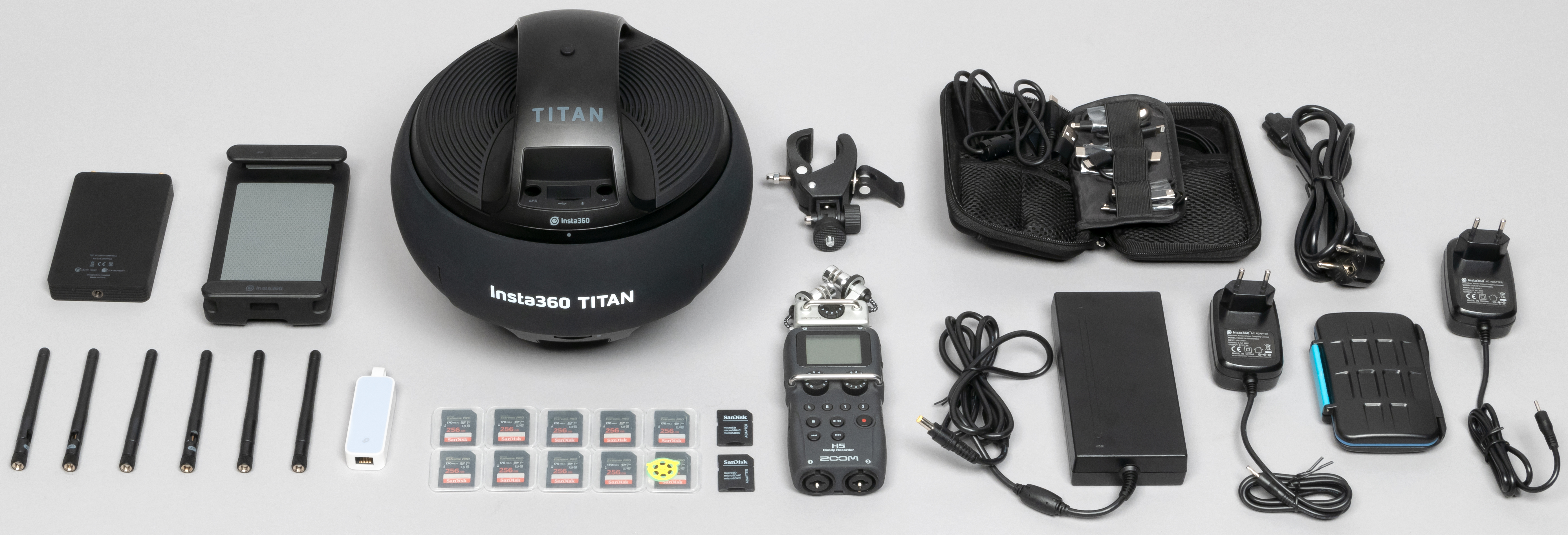 Камера титан ттд. Видеокамера insta360 Titan. Insta Pro 360 Titan. Камера Инста 360. Insta 360 Titan на штативе.
