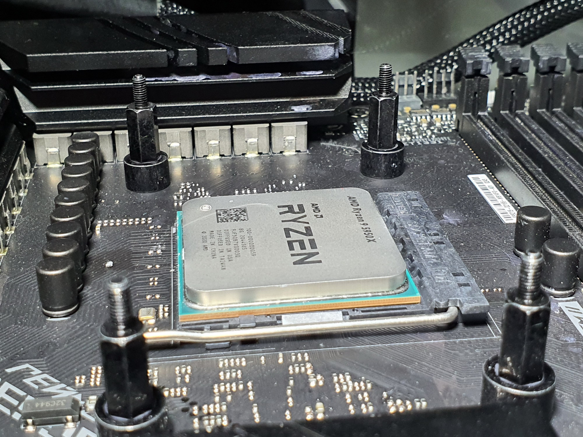 Amd b550 процессоры. AMD b550. B550m чипсет. AMD b550 чипсет. AMD b5801419.