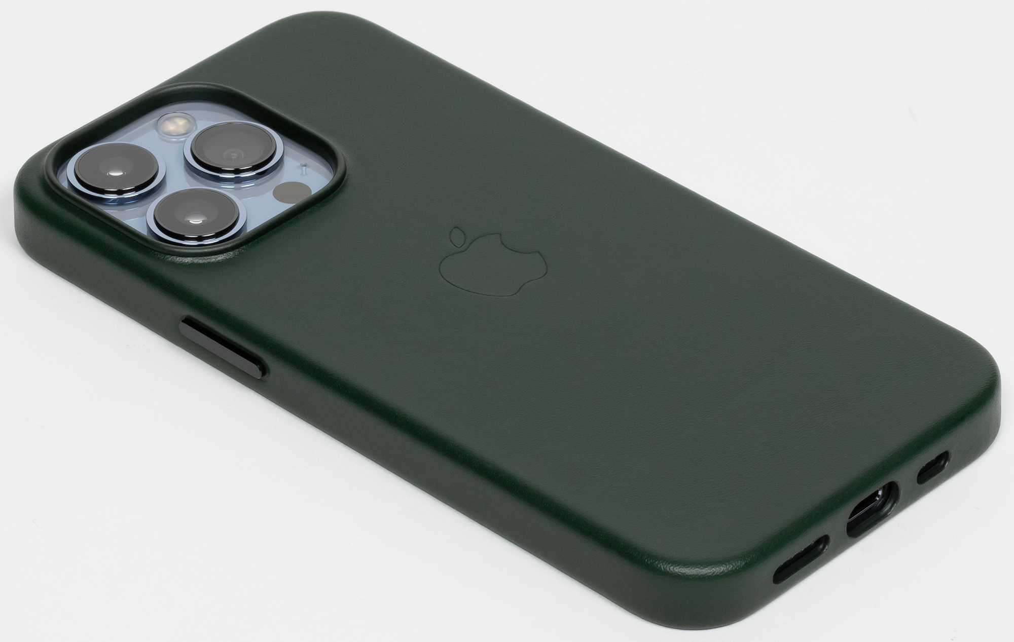Крышка на айфон 13 про. Iphone 13 Mini зеленый. Iphone 13 Pro Max Green. Apple Leather Case iphone 13 Pro Max Green Sequoia. Iphone 13 Pro Leather Case Green.