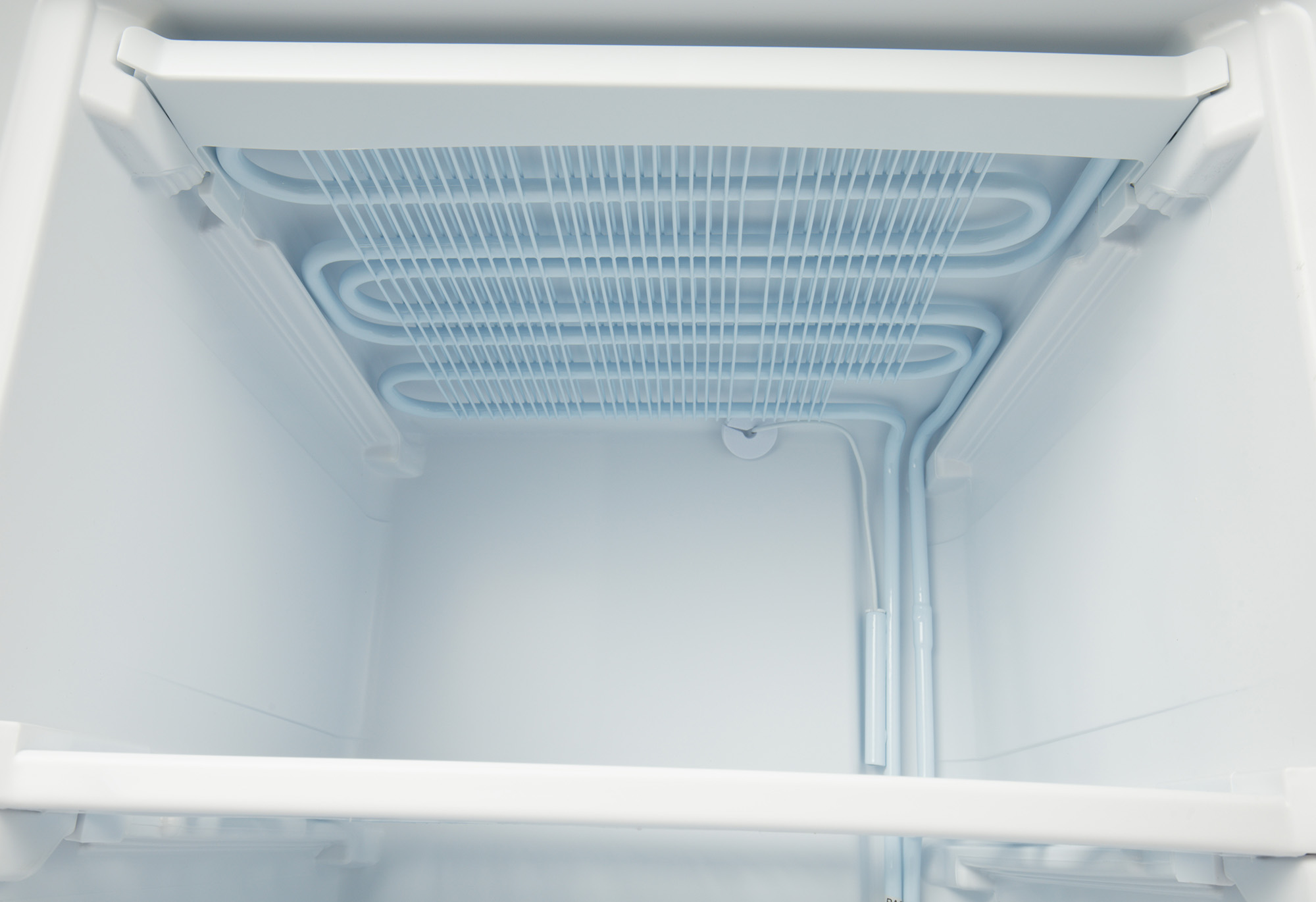 Почему греются стенки холодильника. Морозильник ATLANT M 7402-100.