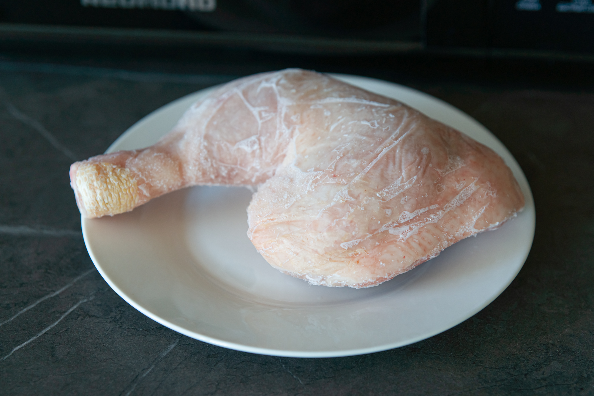 Размороженная курица фото. Сколько размораживать курицу в холодильнике