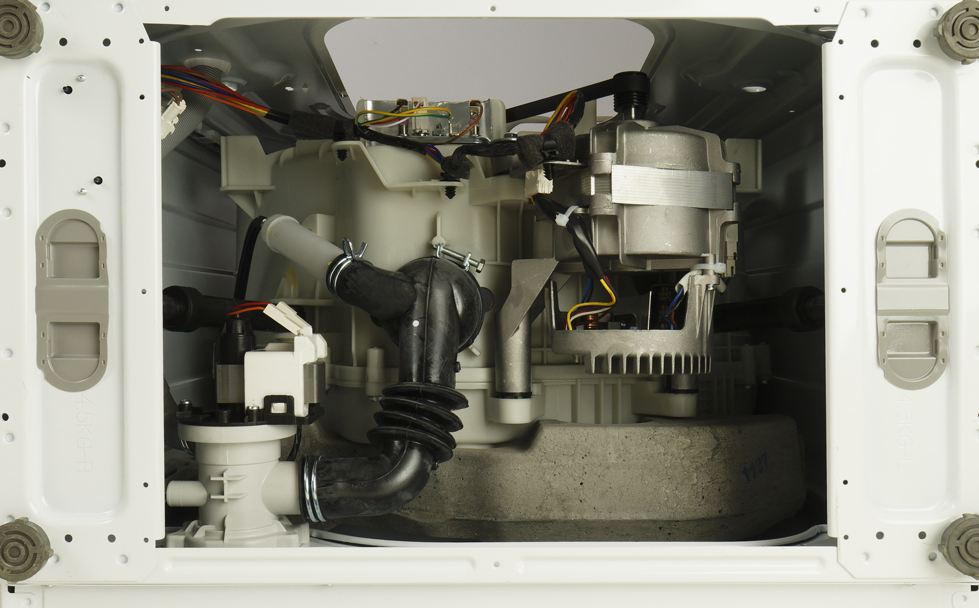 24 телевизор tuvio. Стиральная машина отсек снизу. Термостат кт-165 для стиральной машины Zanussi 1463053023. Стиральная машина tuvio wfs64mw1.