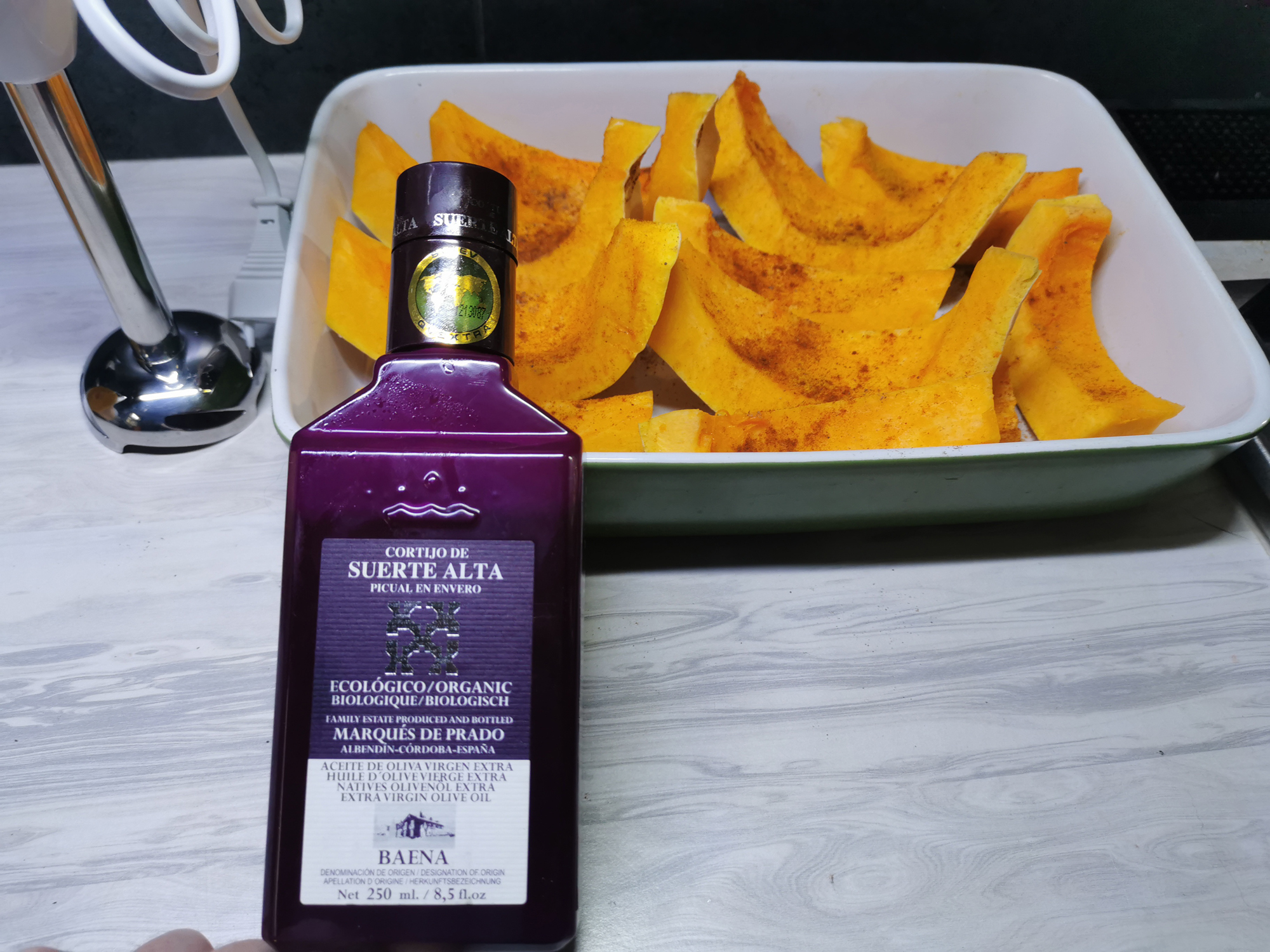 Обзор доступного блендера Scarlett SC-HB42S09