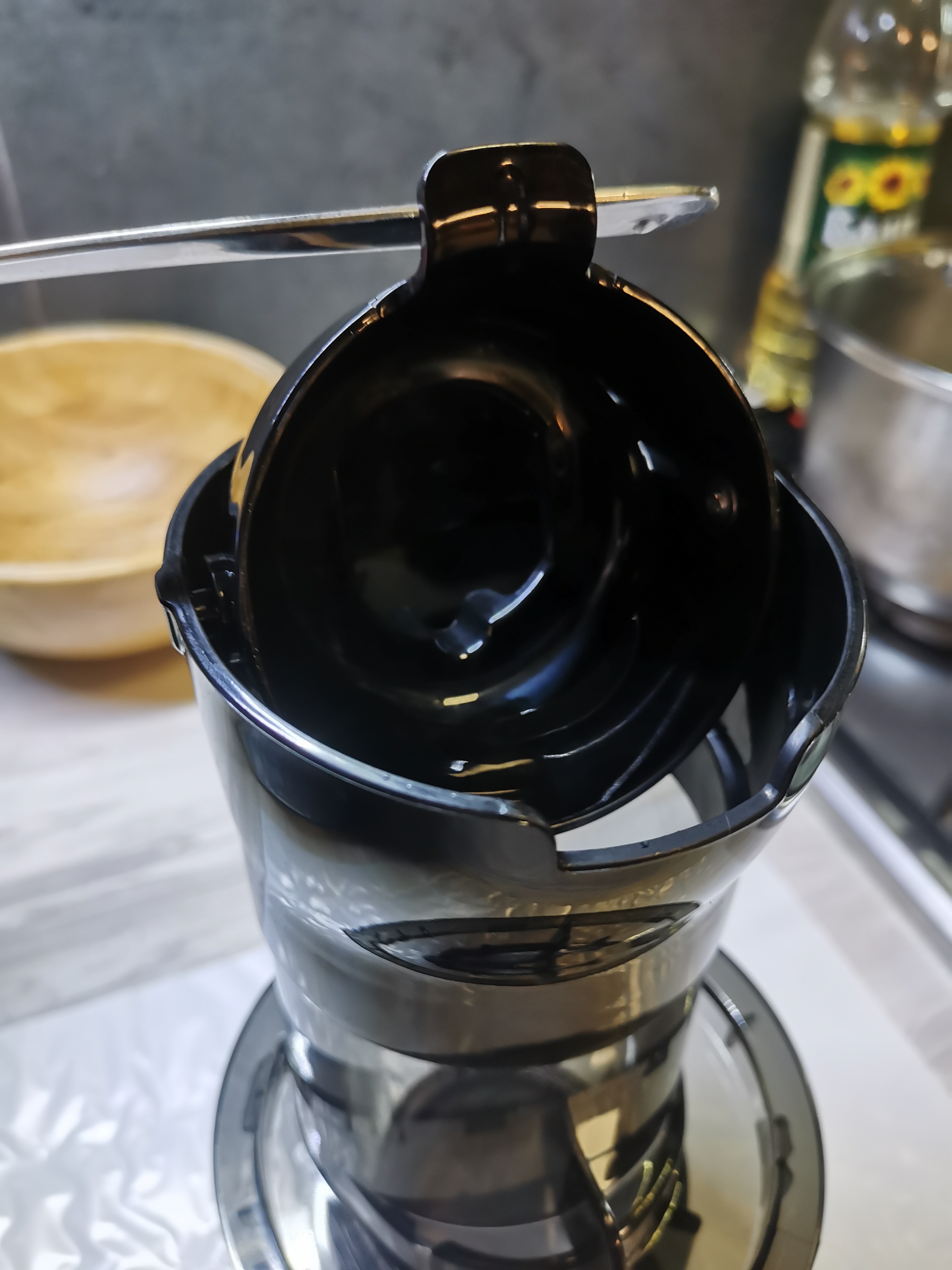 Обзор шнековой соковыжималки Rawmid Greenery RGJ-04