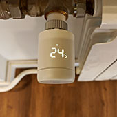 Пополнение линейки смарт-устройств Яндекса: лампа, карниз, терморегулятор и ИК-пульт со встроенным датчиком температуры и влажности