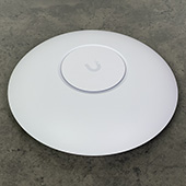 Точка доступа Ubiquiti UniFi U7 Pro: Wi-Fi 7, три диапазона, порт 2,5 Гбит/с