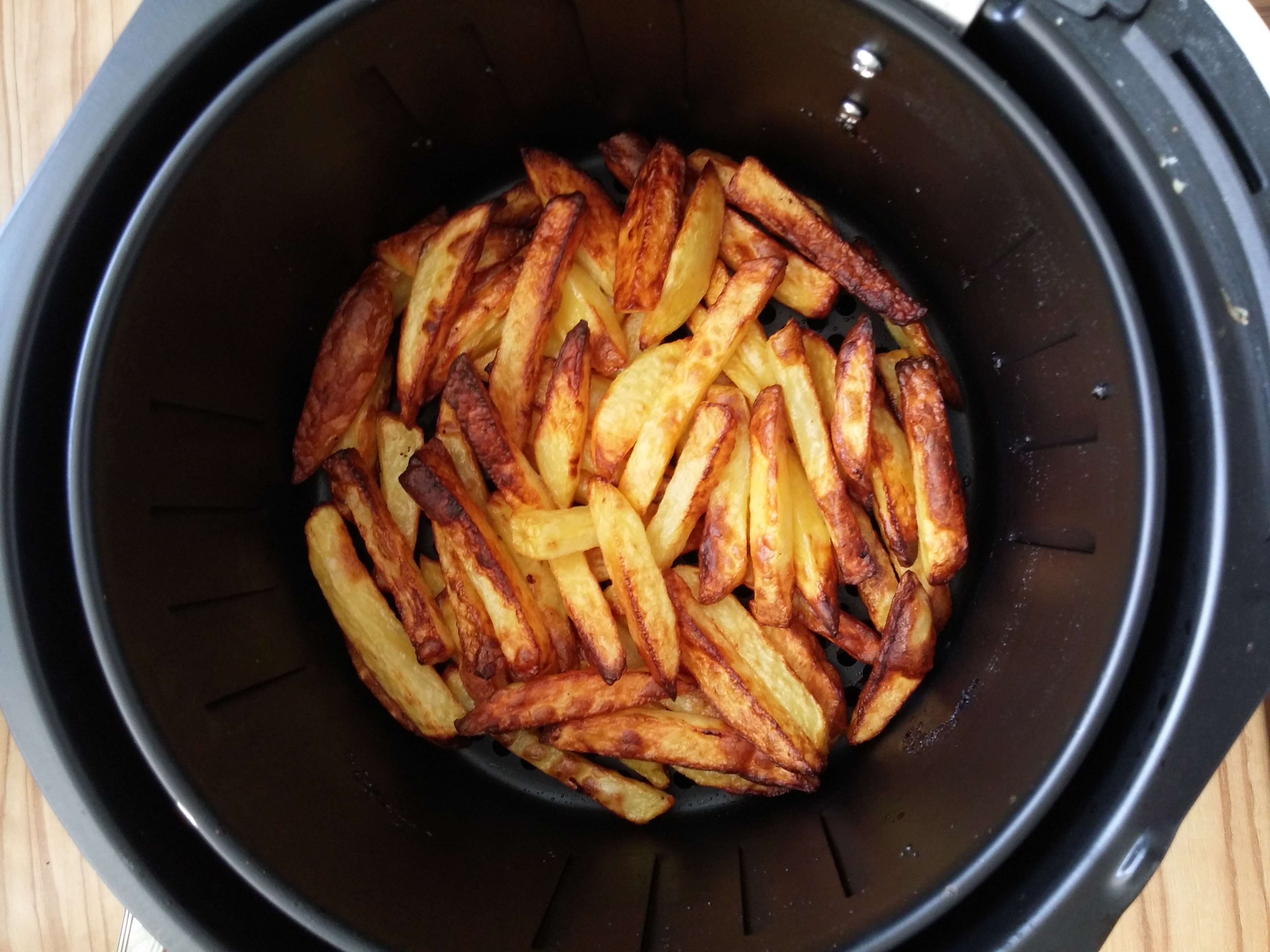 Рецепты для аэрогриля с фото простые. Картошка в аэрогриле. Блюда приготовленные в аэрогриле. Печёный картофель в аэрогриле.