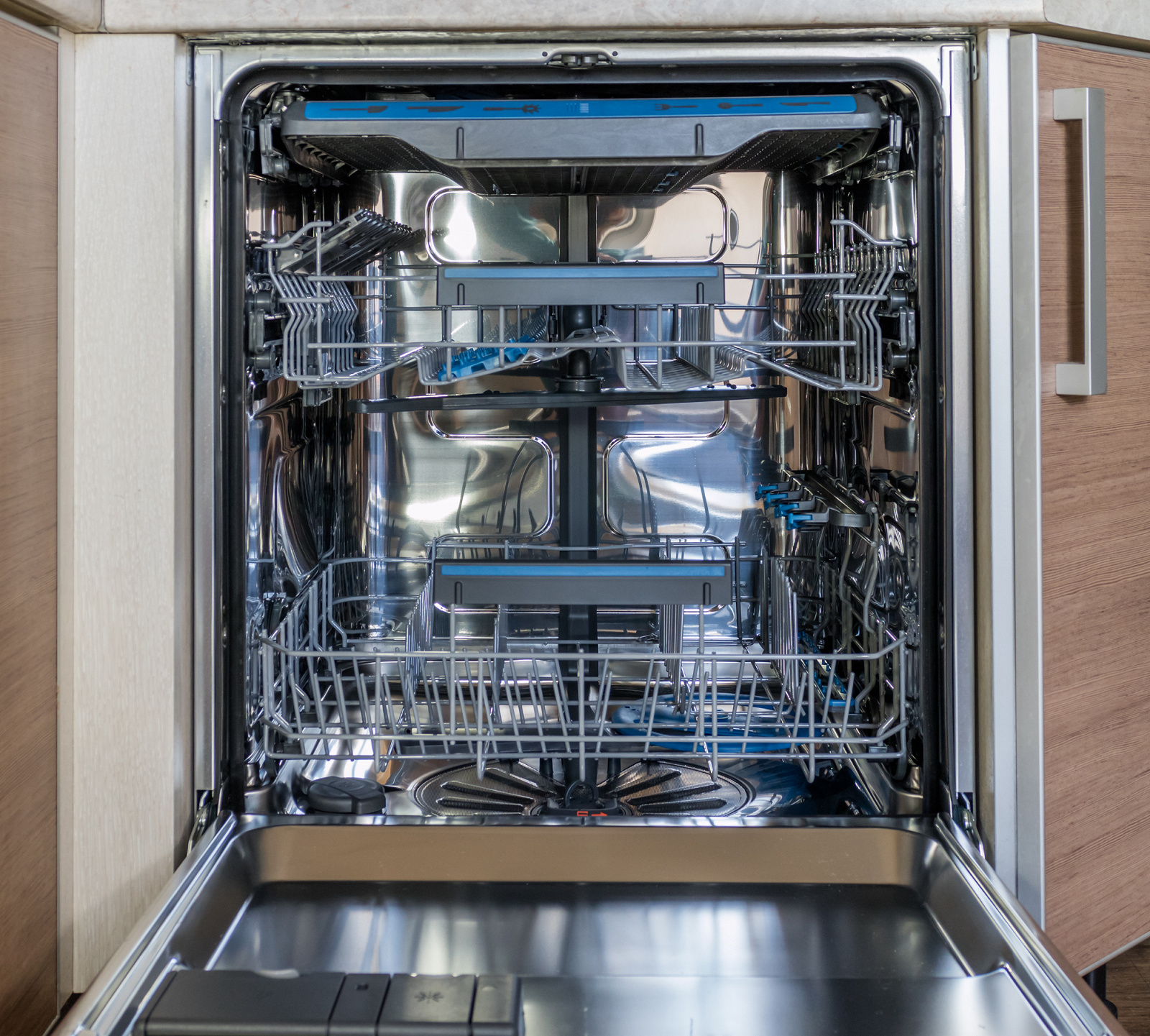 Посудомоечная машина electrolux emg48200l