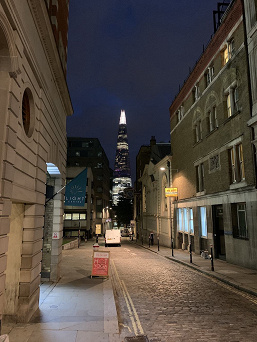 Apple-iPhone-XS-Max (1)_large.jpg