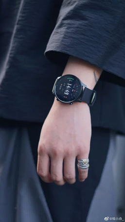 Xiaomi Watch Color на живых фото со сменными ремешками