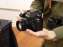 Фотогалерея дня: на новых снимках видны даже потаенные уголки камеры Pentax K-3 III 