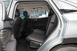 У Chery появился недорогой кроссовер размером с Hyundai Santa Fe. За Chery Kunlun мощностью 197 л.с. и 7 местами просят от $15 300