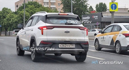 В Москве сфотографировали кроссовер JAC JS4, продажи которого стартуют в июле. Это конкурент Geely Coolray и Hyundai Creta