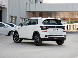 Представлен кроссовер Volkswagen Tacqua Discovery. Это китайский T-Roc в хорошей комплектации и расходом всего 5,6 л / 100 км