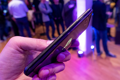 Asus представила игровой смартфон ROG Phone 2 для Европы, включая улучшенную версию Ultimate