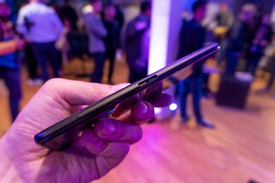 Asus представила игровой смартфон ROG Phone 2 для Европы, включая улучшенную версию Ultimate