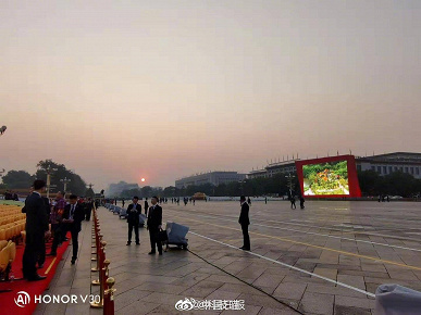 Перспективный флагман Honor V30 — как инструмент фотохроники: смартфон запечатлел подготовку к празднованию 70-летия КНР