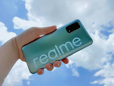 Realme V5 в итоге скопировал дизайн Honor 30. Живые фото в высоком разрешении
