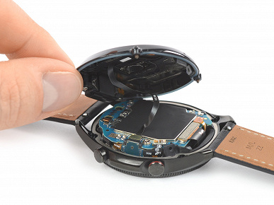 Специалисты iFixit высоко оценили ремонтопригодность умных часов Samsung Galaxy Watch3