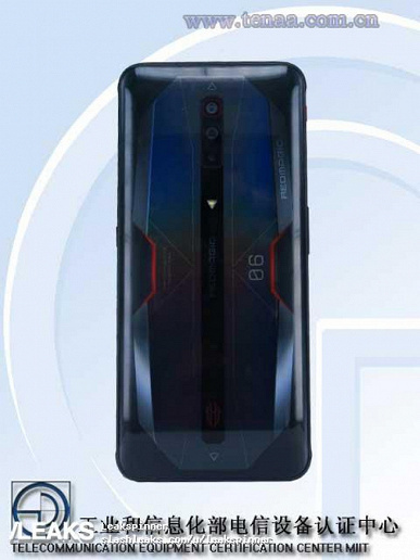Первый в мире смартфон со Snapdragon 888, аккумулятором емкостью 5000 мА·ч и вентилятором. Живые фото Nubia Red Magic 6 Pro и Red Magic 6