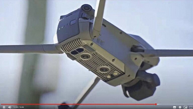 Датчики разрешением 20 и 12 Мп, 7-кратный зум, дальность полёта 15 км и аккумулятор ёмкостью 5000 мА·ч. Дрон DJI Mavic 3 Pro засветился на живых фото и в видеоролике за пару дней до анонса