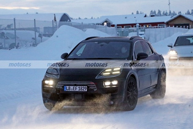 А вот это уже настоящий Porsche Macan на электротяге: первые детали и фотографии с зимних испытаний