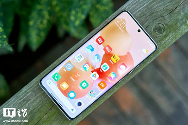 Самый тонкий и лёгкий смартфон Xiaomi, с крошечным «подбородком» и интересным дизайном показали вживую после анонса