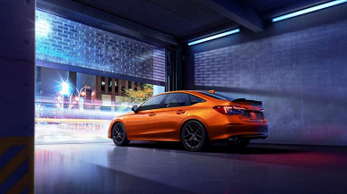 Apple CarPlay, Android Auto, 12 Bose speakers, 200 hp  and only manual transmission.  Honda Civic Si 2022 unveiled