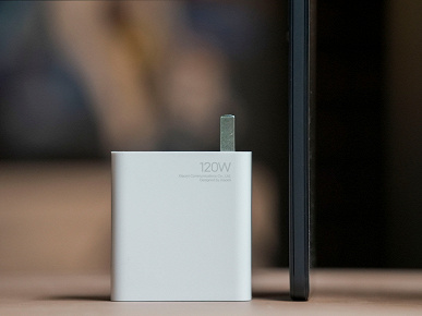 Доступный флагман Redmi Note 11 Pro+ со 120-ваттным зарядным устройством и упаковкой показали на живых фото после анонса