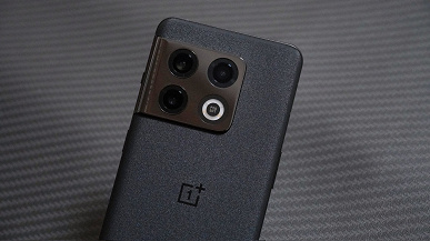 The latest OnePlus 10 Pro is finally shown live from all angles