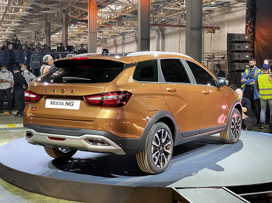 В Сети появились первые живые видеопревью Lada Vesta NG
