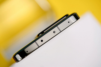 Чёрный Xiaomi 13 впервые показали со всех сторон на качественных фотографиях. В комплекте есть зарядное устройство