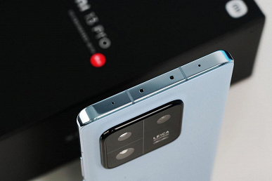 Xiaomi не стала жадничать и положила зарядное устройство в стандартный комплект Xiaomi 13 Pro