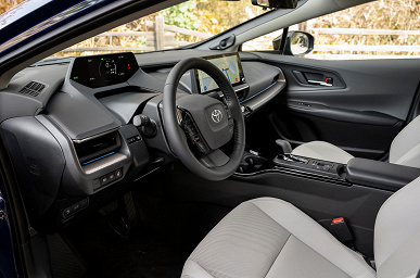 Расход 5 л на 100 км и 199 л.с. — за 27 450 долларов. В США назвали стоимость совершенно нового Toyota Prius 2023