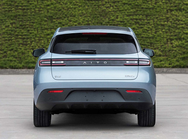 497 л.с. и почти 2,9 м колесной базы. Первый электромобиль Huawei окажется мощным и порадует простором внутри