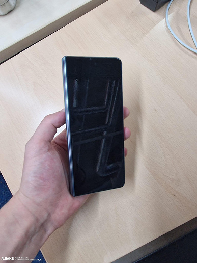 Samsung Galaxy Z Fold 4 и Galaxy Z Flip 4 показали на живых фото за четыре дня до анонса