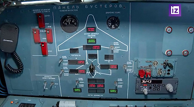 Модернизированный тяжёлый транспортный самолёт Ил-76МД-90А показали изнутри. Он получил цифровой автопилот и экраны вместо старых аналоговых приборов